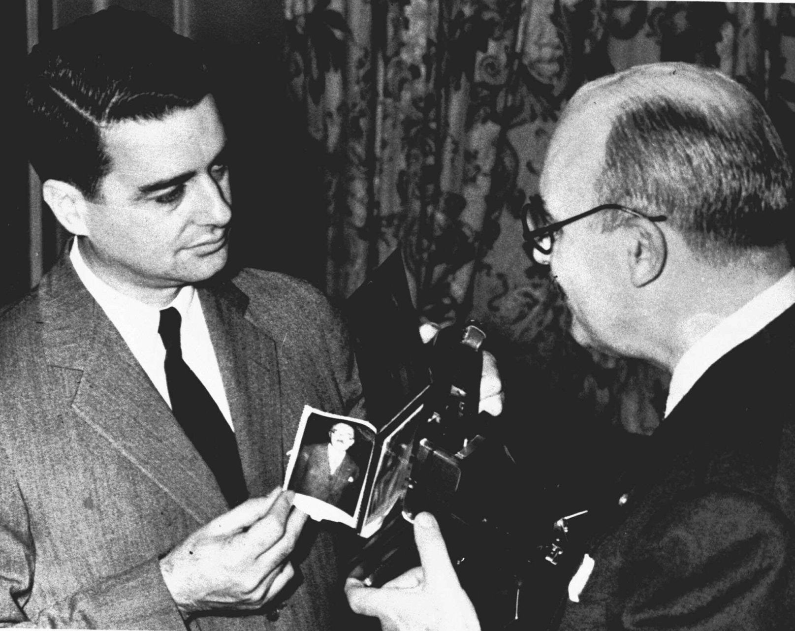 1948: Shake it like a polaroid